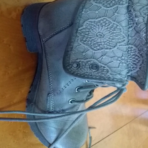 Woman gray ish brown boot's - Picture 2 of 3